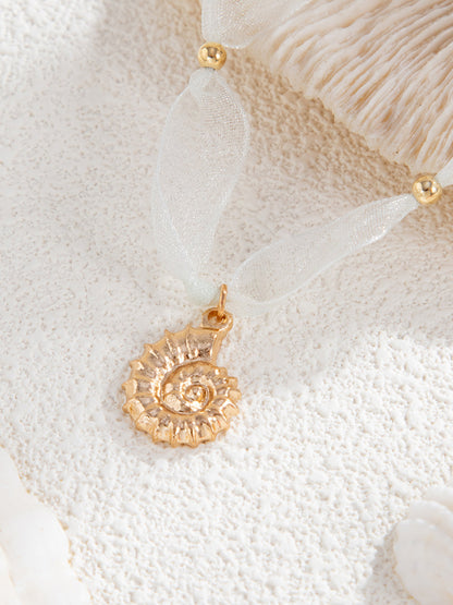 Tüllü Boncuklu Deniz Kabuğu Kolye