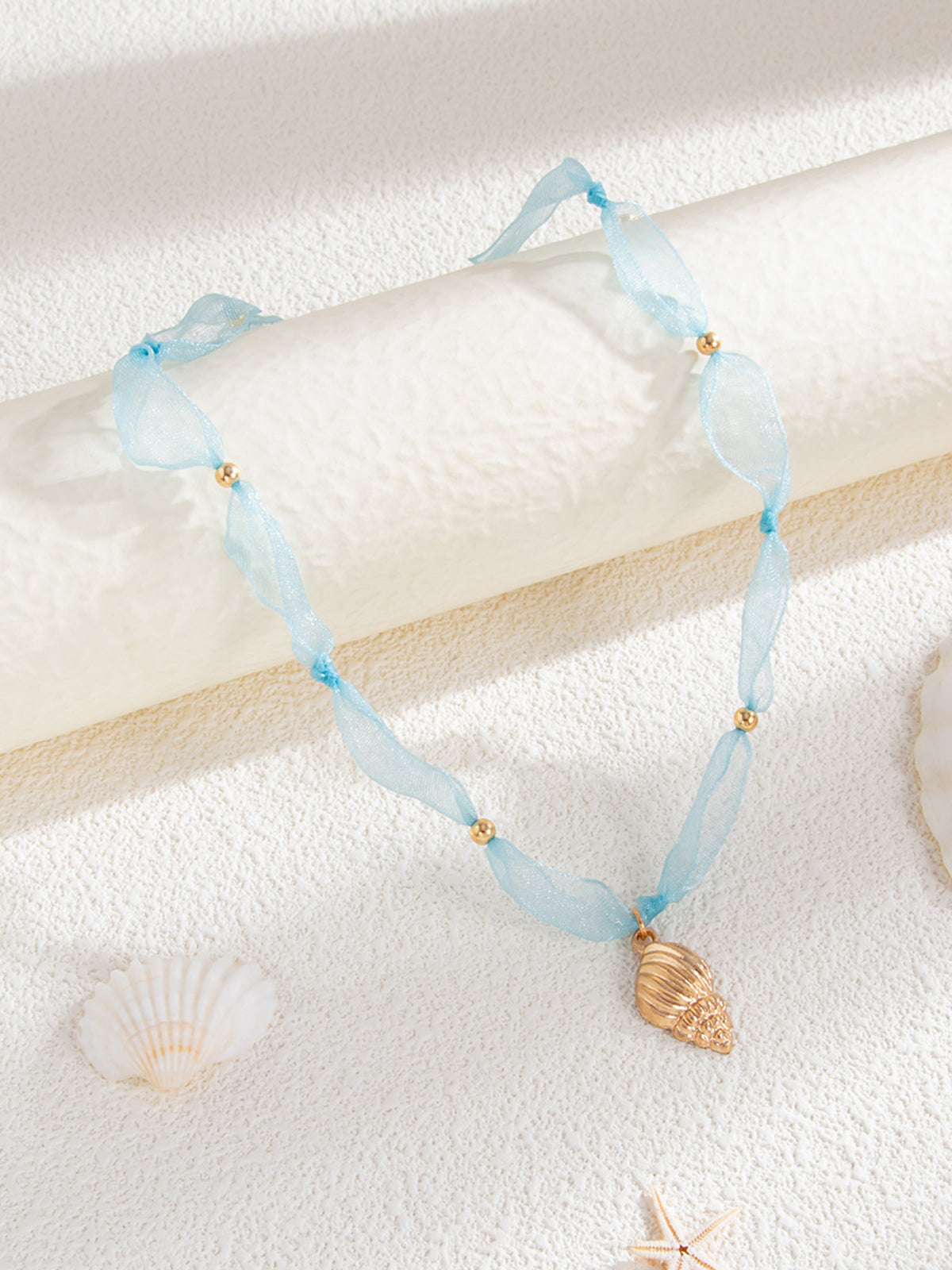 Tüllü Boncuklu Deniz Kabuğu Kolye