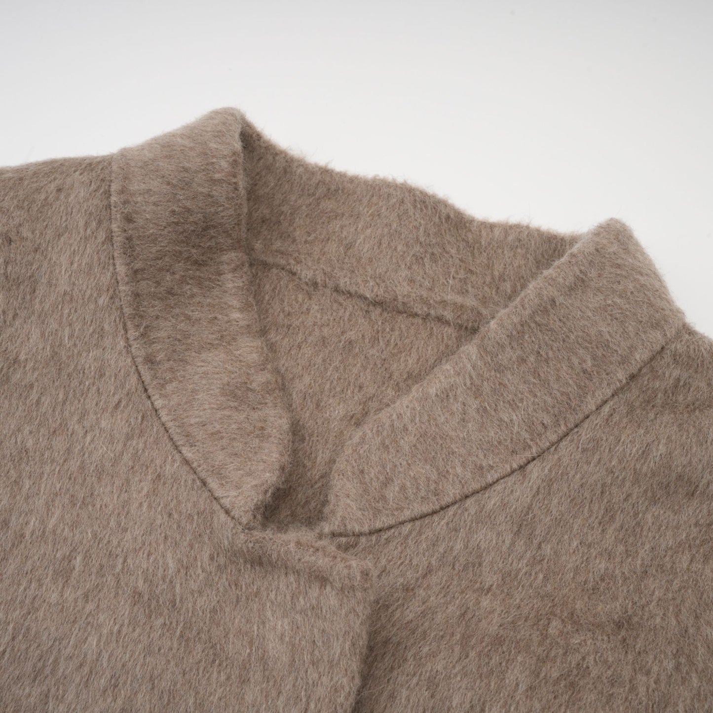 Chloris Yün ve Kürk Detaylı Kemerli Pelerin Ceket