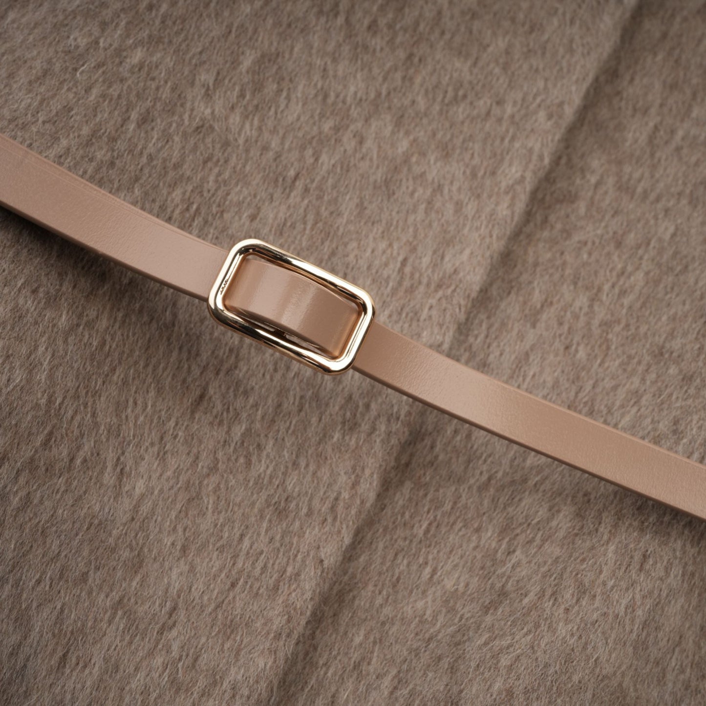 Chloris Yün ve Kürk Detaylı Kemerli Pelerin Ceket