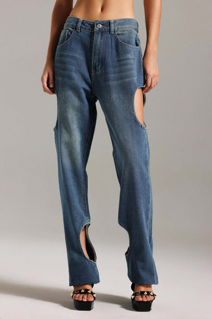 Tesare Kesik Detaylı Jean Pantolon
