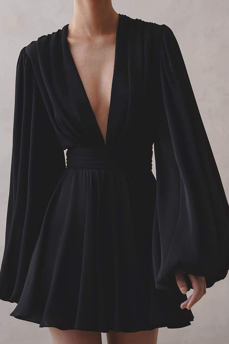 Derin V Yaka Mini Elbise