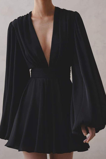 Derin V Yaka Mini Elbise