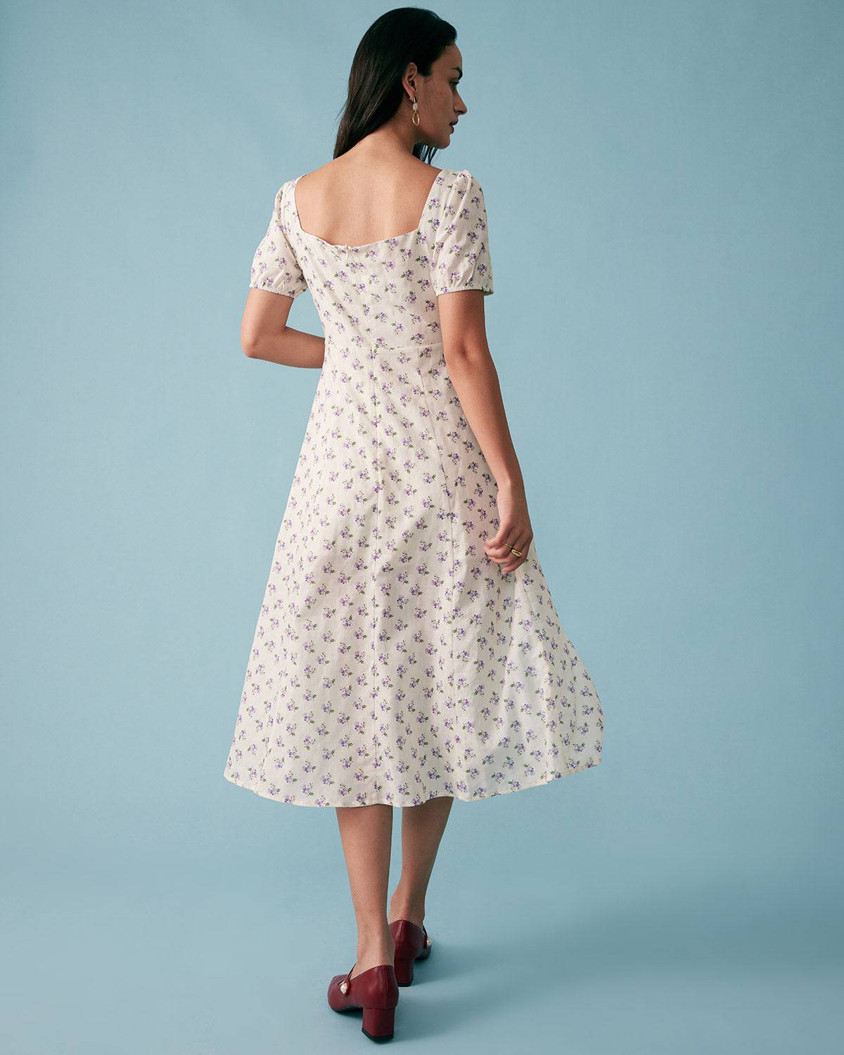 Çiçek Desenli Büzgü Detaylı Midi Elbise